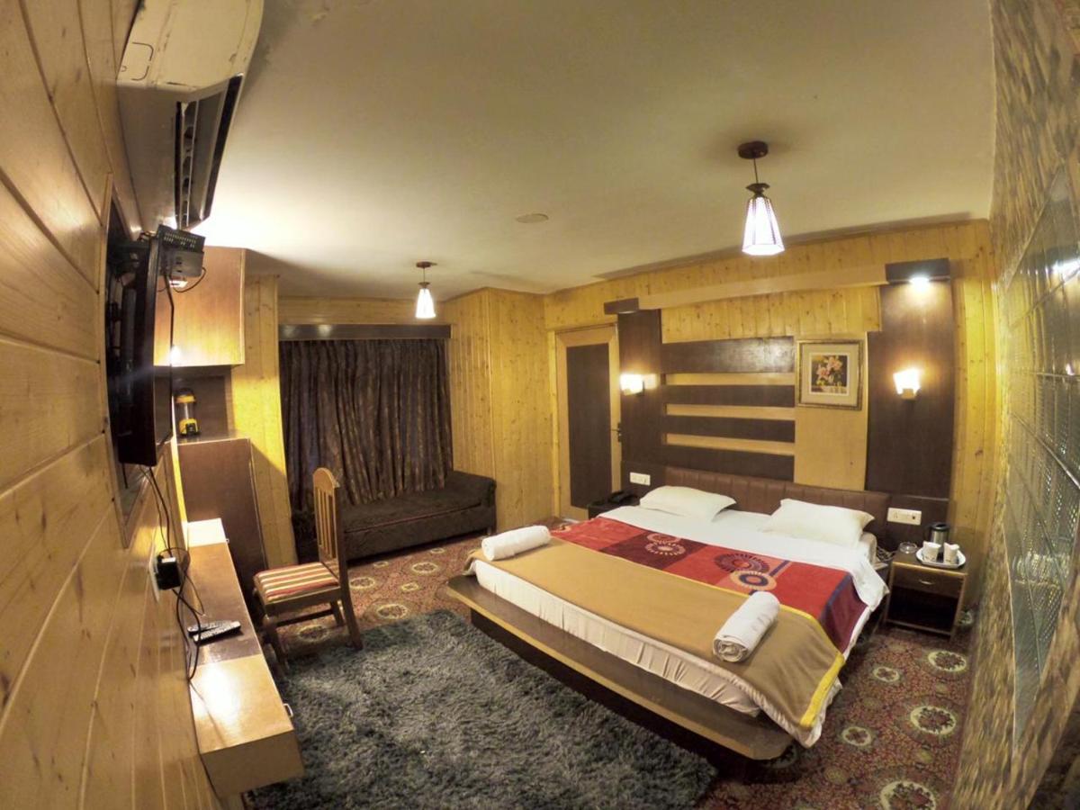 Hotel Akbar Sonāmarg Kültér fotó