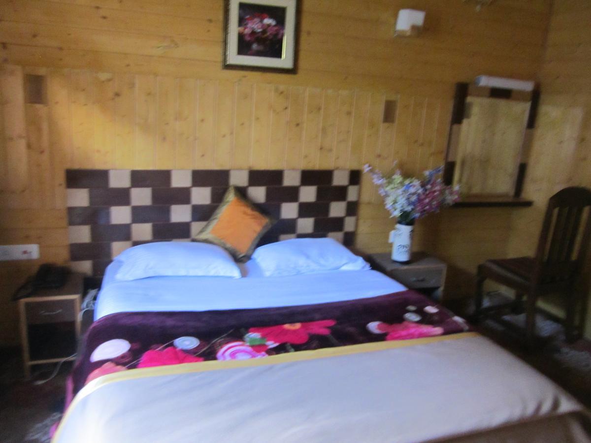 Hotel Akbar Sonāmarg Kültér fotó