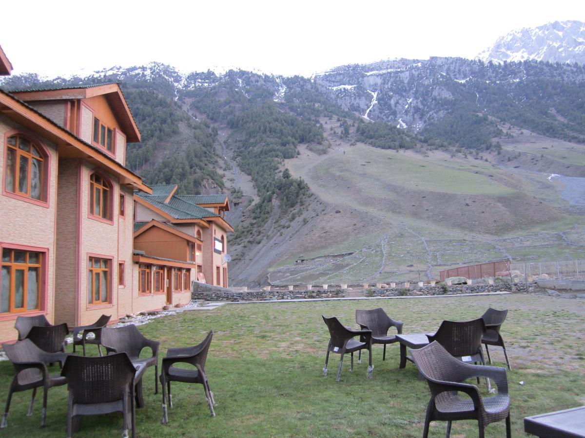 Hotel Akbar Sonāmarg Kültér fotó