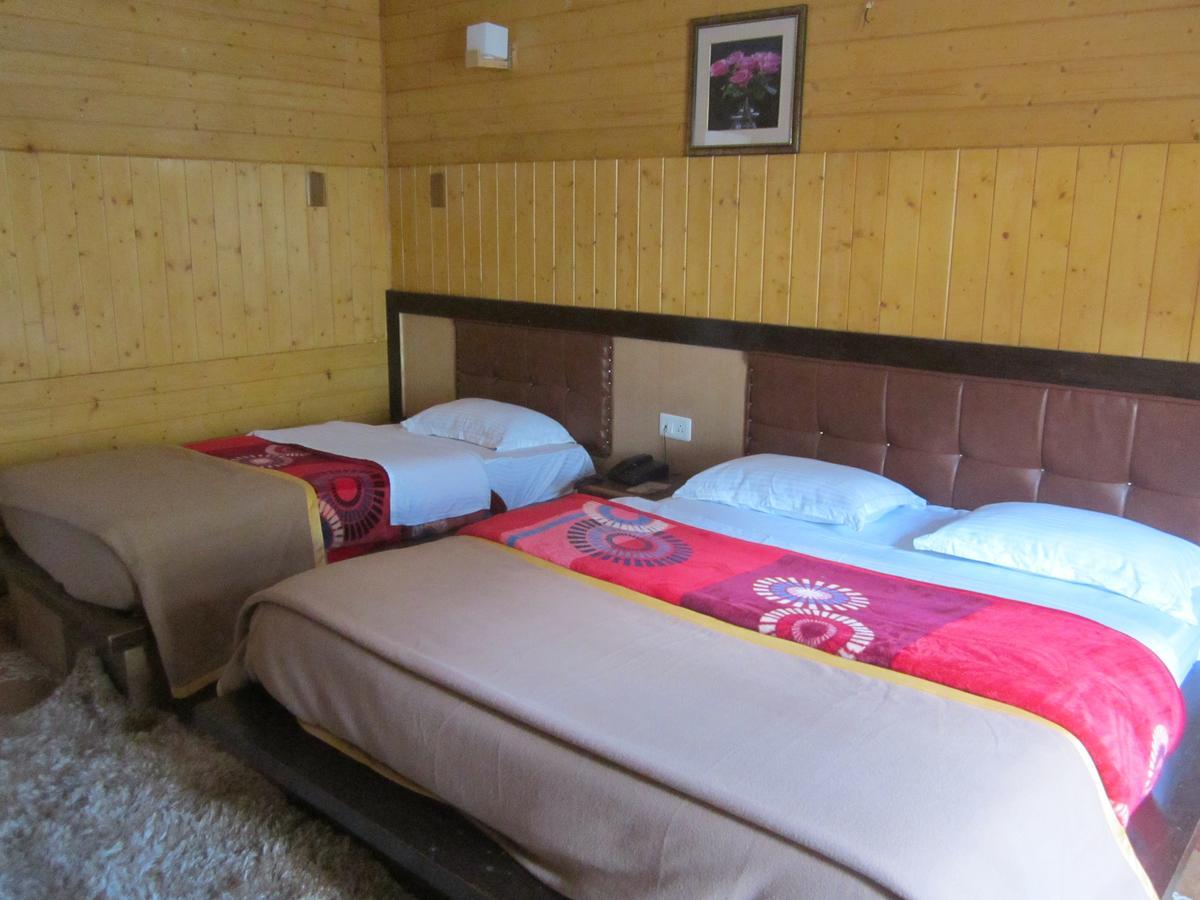 Hotel Akbar Sonāmarg Kültér fotó