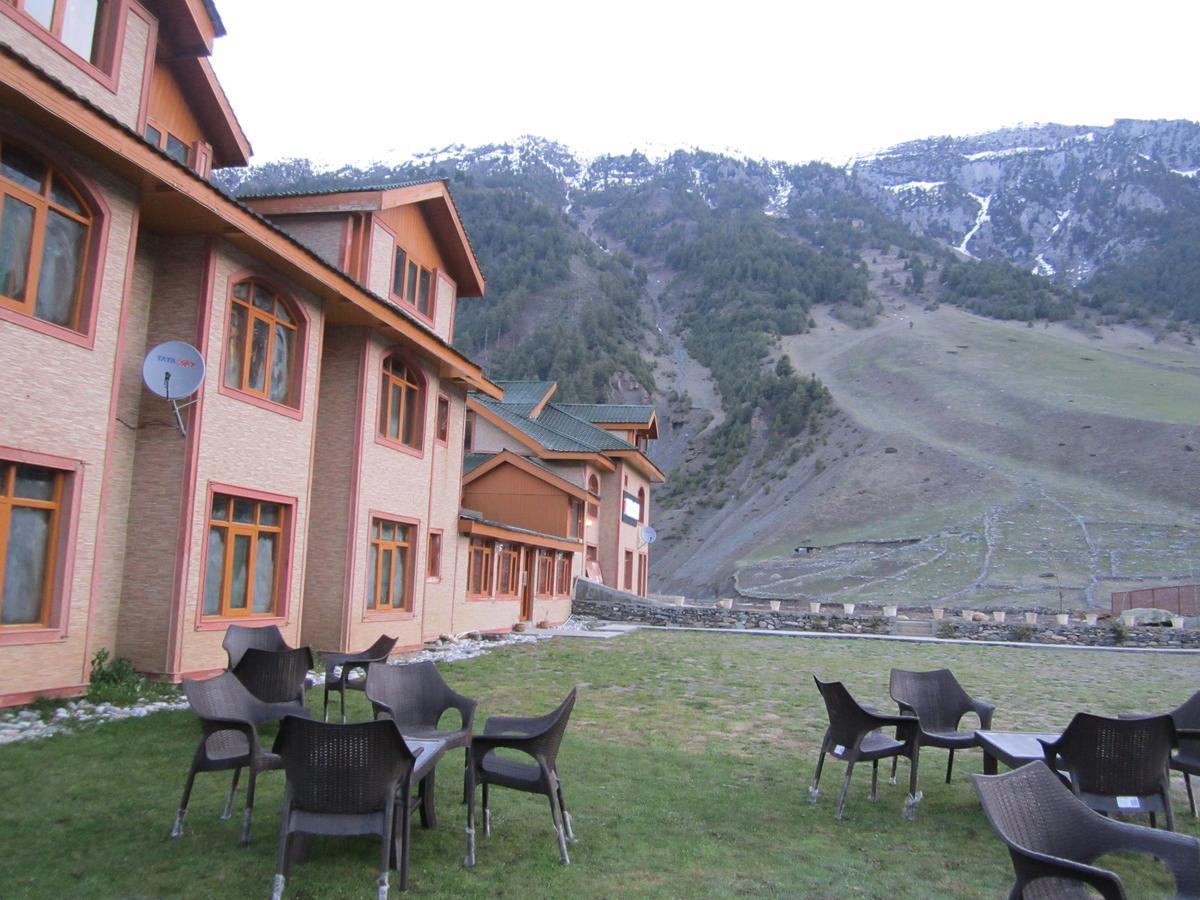 Hotel Akbar Sonāmarg Kültér fotó