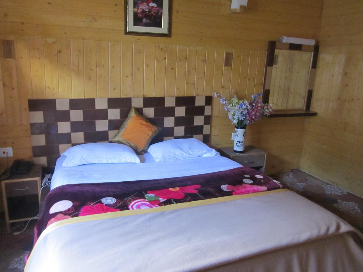 Hotel Akbar Sonāmarg Kültér fotó